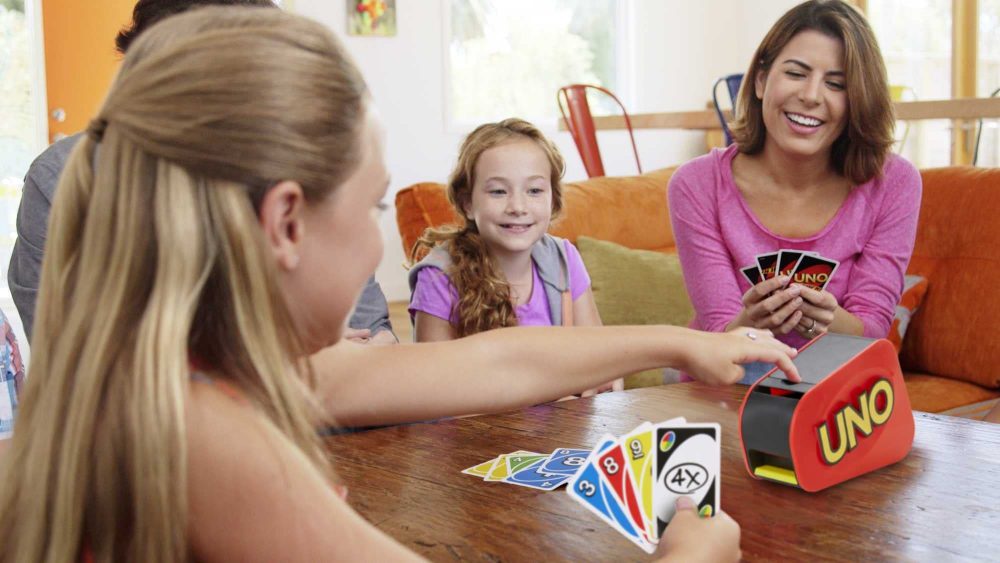 UNO Extreme Card Game Featuring Random-Action Launcher with Lights & Sounds & 112 Cards, Kid, Teen & Adult Game Night Gift Ages 7 Years & Older, GXY75 - Image 3