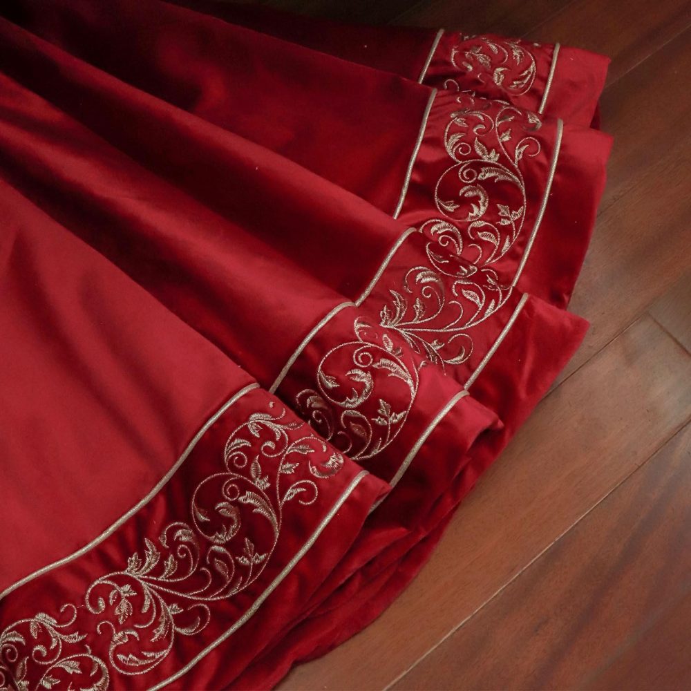 FunAcce Christmas Tree Skirt 60 inch, Red Luxury Velvet Plush Faux Fur Extra Large Skirts with Golden Embroidered Vintage Pattern, Classic Retro Christmas Tree Decorations Gifts - Image 3