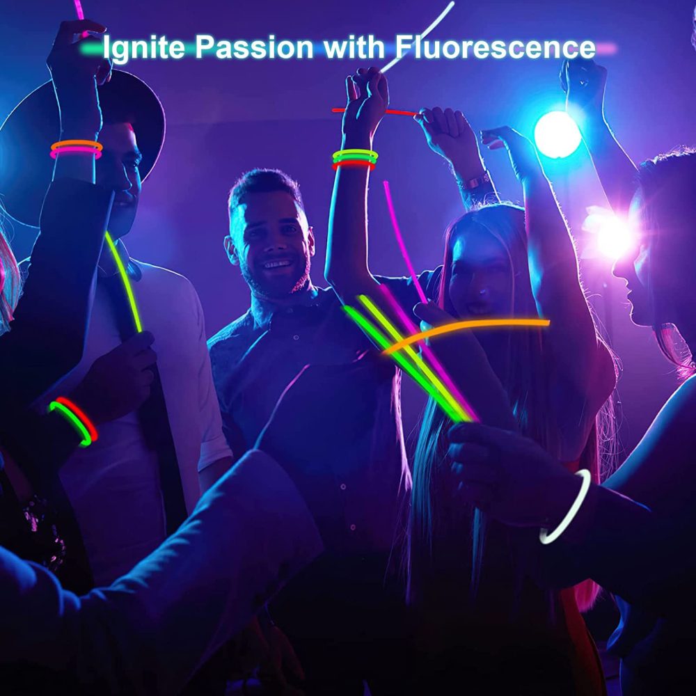 DELEE 100PCS Glow Sticks,Glow Sticks Party Packs Neon Glow Stick Bracelets,Glow Necklaces for Kids Adults, Perfect for Weddings,Parties,Festivals,Halloween,Christmas - Glow in the Dark Party Supplies - Image 6