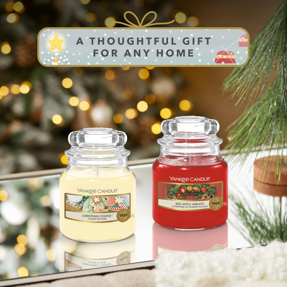Yankee Candle Scented Candles Gift Set, 2 Small Jar Candles, Perfect Christmas Gifts for Women, Passport to the Holidays Collection, Signature - Image 3