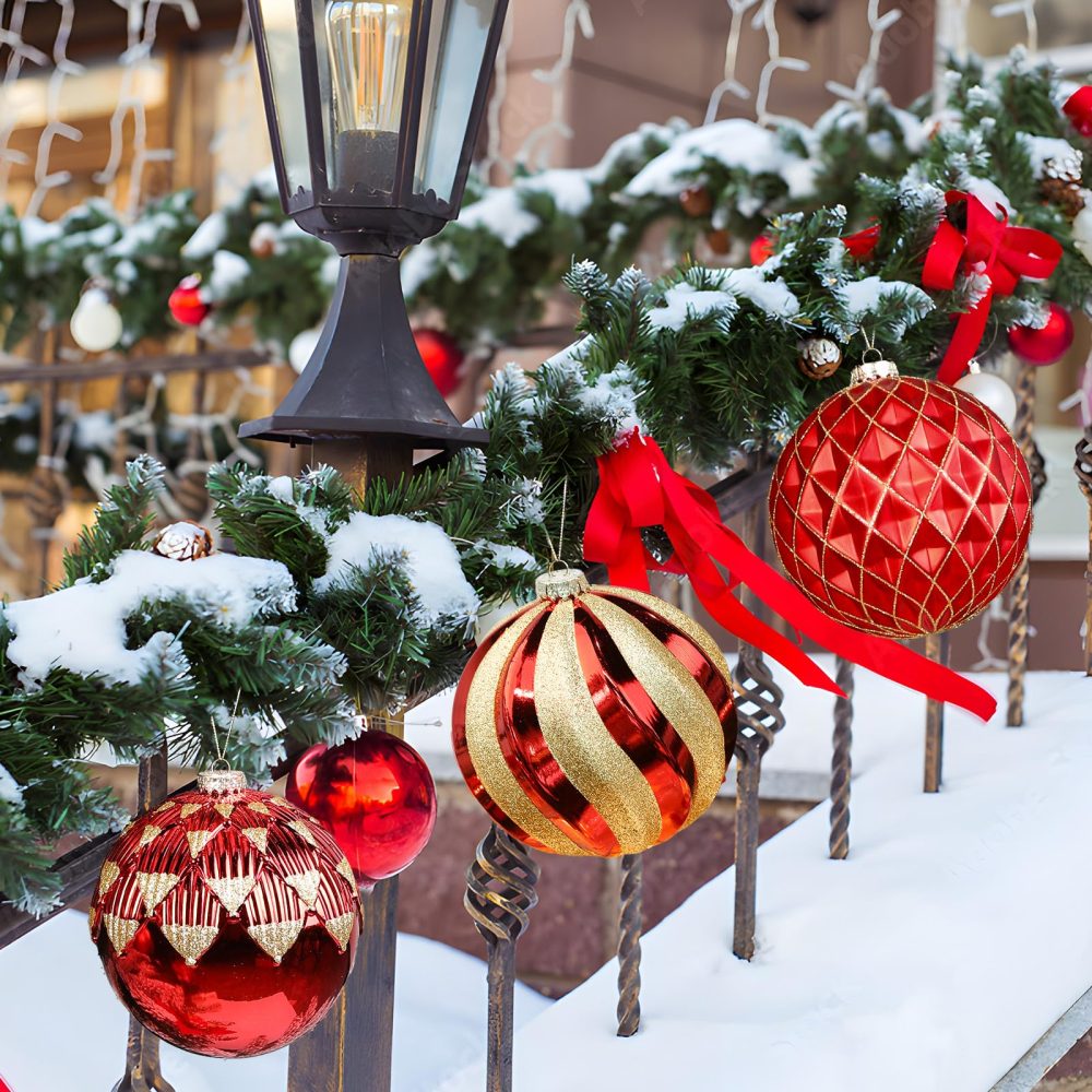 Alupssuc 4Pcs Christmas Tree Decorations, Shatterproof Christmas Hanging Balls Set with Hooks for X-mas Party Wedding Holiday, Red & Gold - Image 2