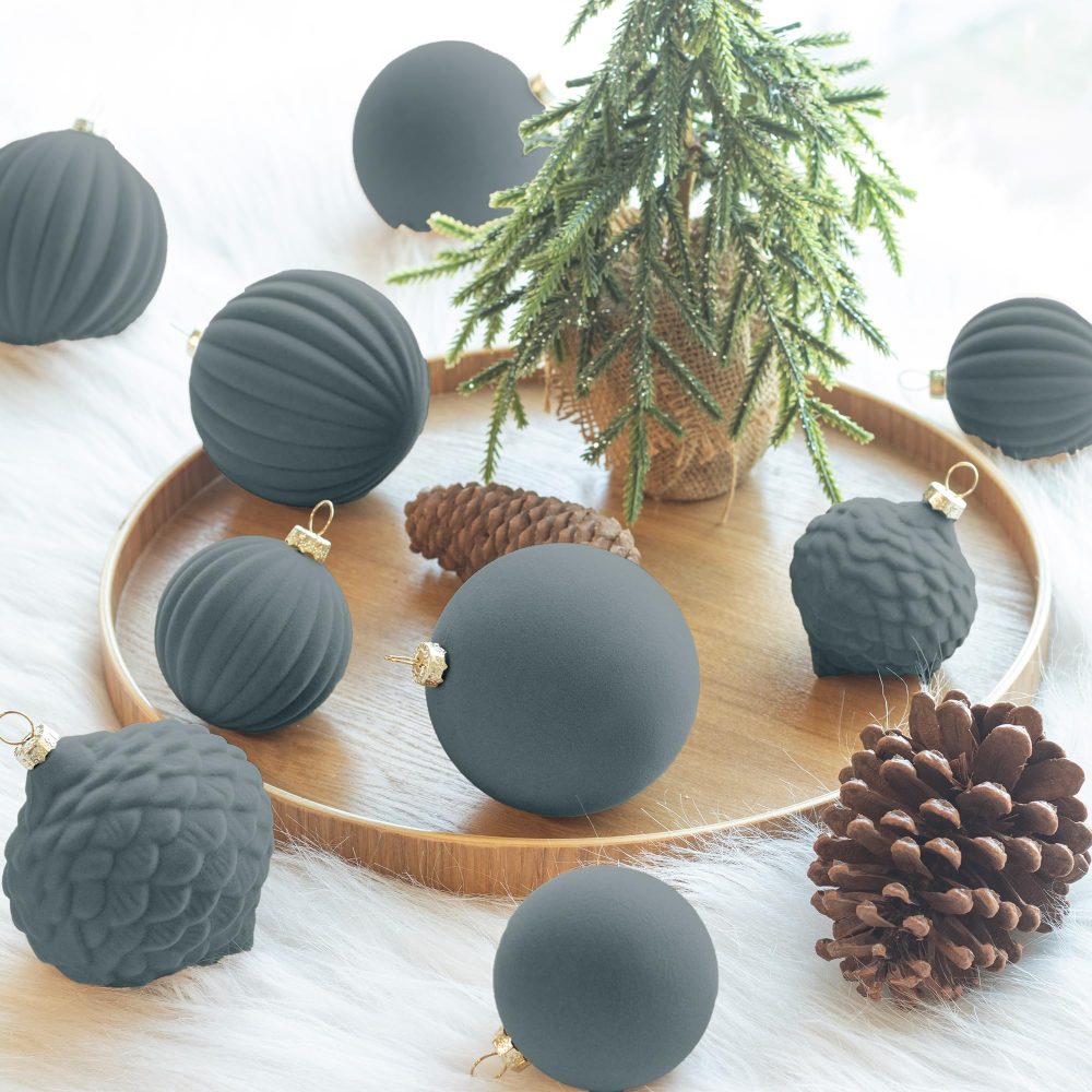 KI Store Grey Velvet Christmas Baubles 25pcs Shatterproof Flocked Christmas Tree Ornaments Assorted for Xmas Tree Decorations - Image 3