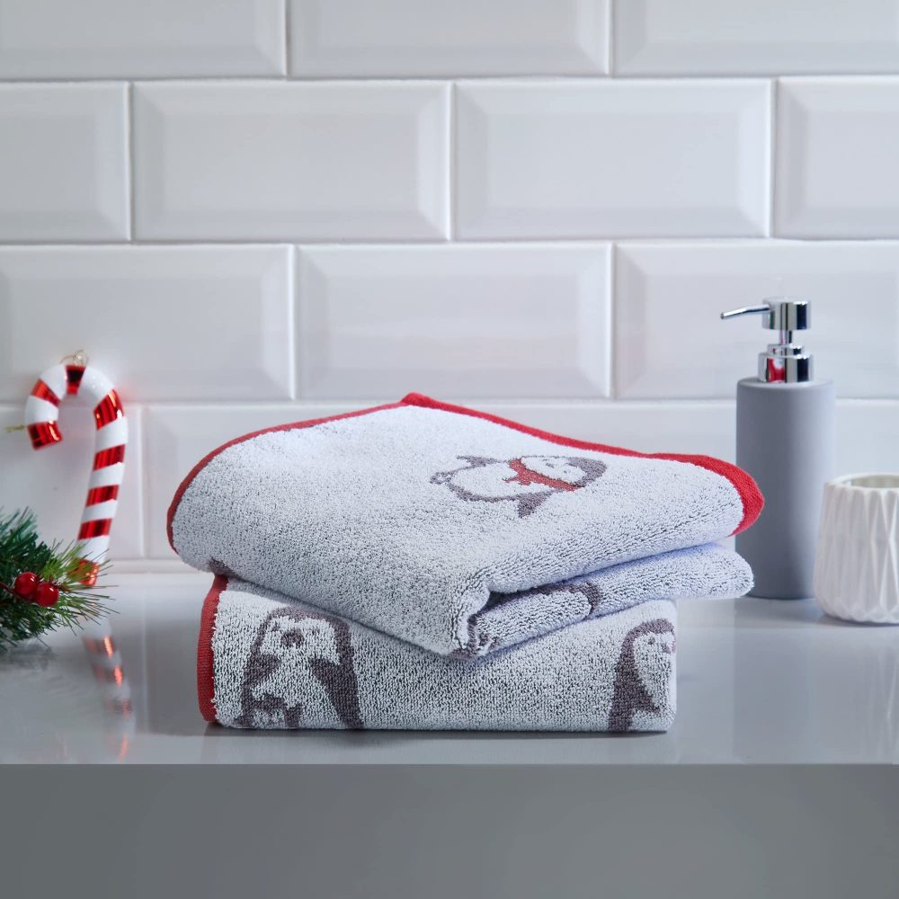 Fusion - Christmas Penguins Hand Towel 2 Pack (50 x 90cm) - Soft & Fluffy 100% Cotton - Christmas Animals Hand Towels - Christmas Bathroom Towels - Christmas Decorations/Bathroom Accessory