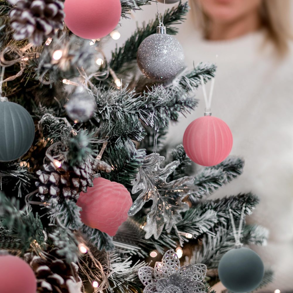 KI Store Rose Pink Velvet Christmas Baubles 25pcs Shatterproof Flocked Christmas Tree Ornaments 80mm 60mm Assorted for Xmas Tree Decorations - Image 4