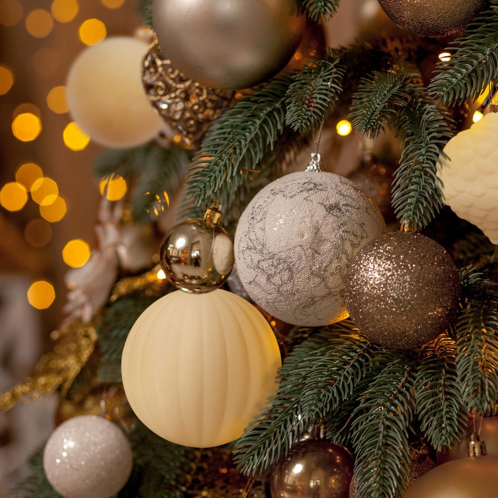 KI Store Cream White Velvet Christmas Baubles 25pcs Shatterproof Flocked Christmas Tree Ornaments 80mm 60mm Assorted for Xmas Tree Decorations (Cream) - Image 4