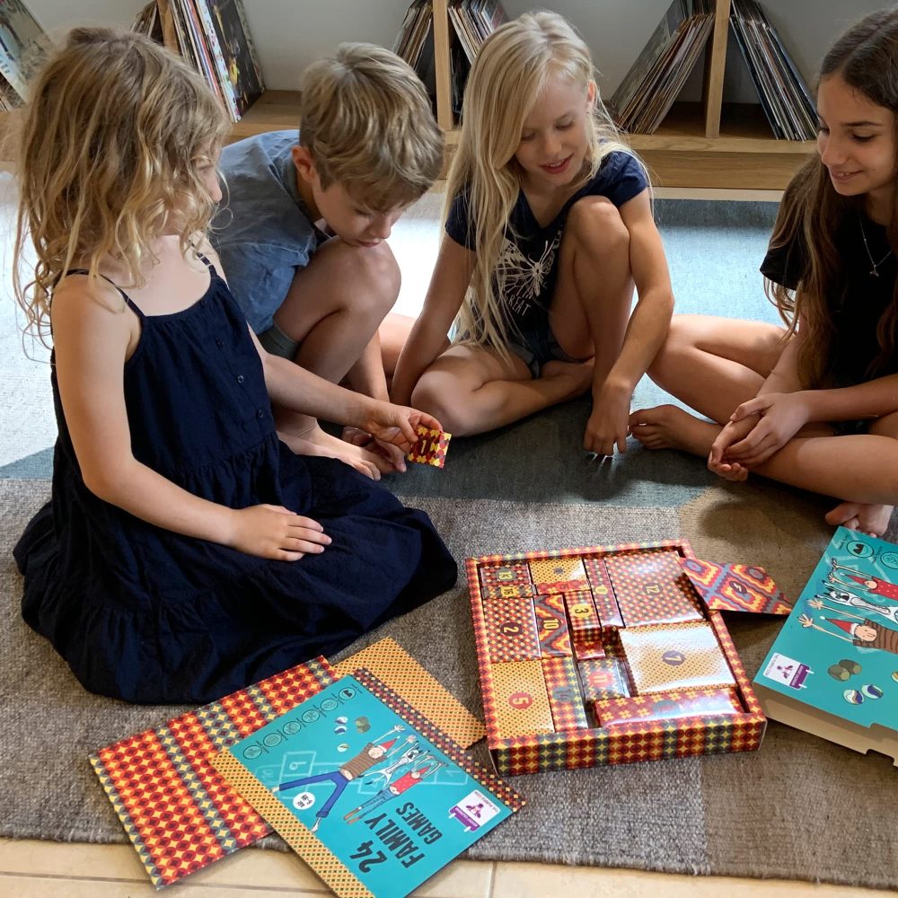 2024 Advent/Countdown Calendar FAMILY GAMES. 24 BEST EVER FAMILY GAMES IN A BOX – enjoy hours of FUN. Comes w/a step-by-step picture guide. For kids aged 6+.The perfect family bonding experience - Image 5
