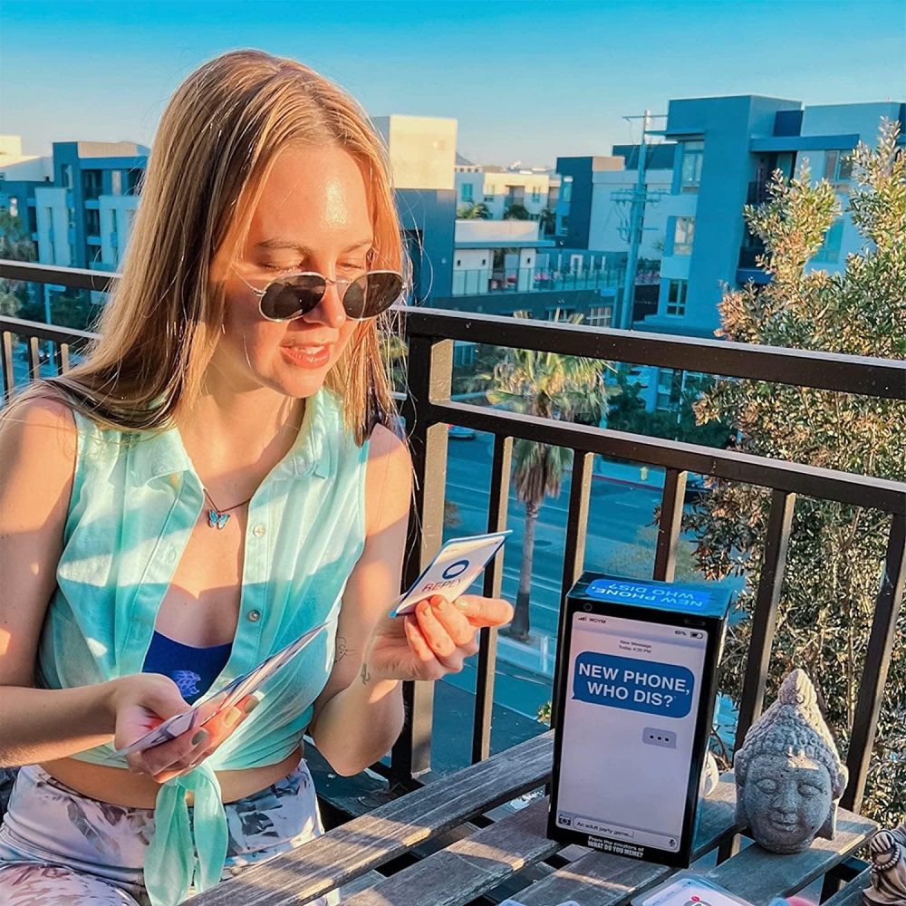 WHAT DO YOU MEME? New Phone, Who Dis? - Adult Party Game (UK Edition) - Image 2