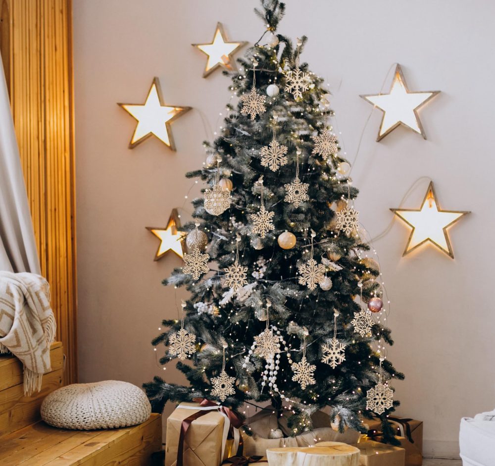 Mocraft 36pcs Wooden Snowflakes Vintage Christmas Pendant Wood Christmas Pendant Christmas Tree Snowflake Hanging Ornaments Christmas Decoration With Hemp Rope (Brown) - Image 4