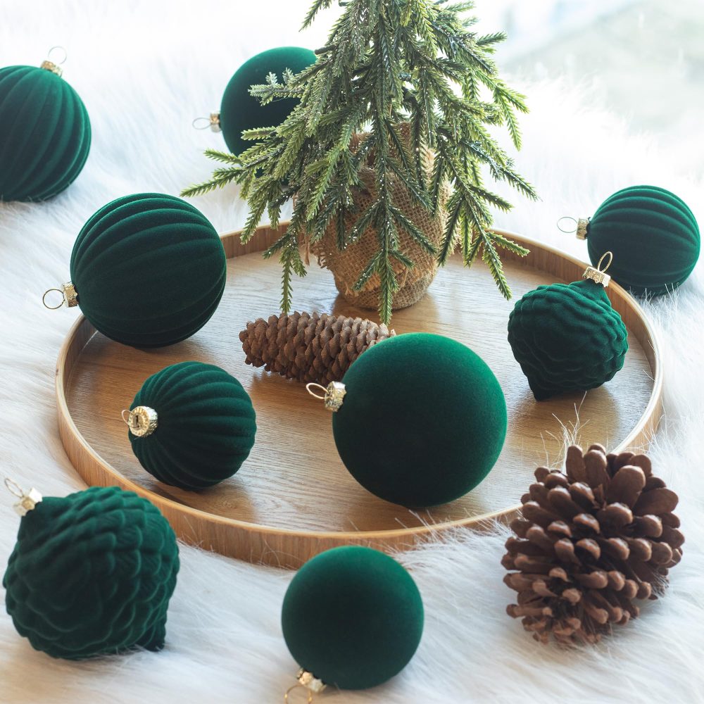 KI Store Dark Green Velvet Christmas Baubles 25pcs Shatterproof Flocked Christmas Tree Ornaments Assorted for Xmas Tree Decorations - Image 7