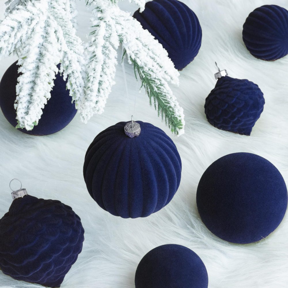 KI Store Blue Velvet Christmas Baubles 25pcs Shatterproof Flocked Christmas Tree Ornaments 80mm 60mm Assorted for Xmas Tree Decorations - Image 6