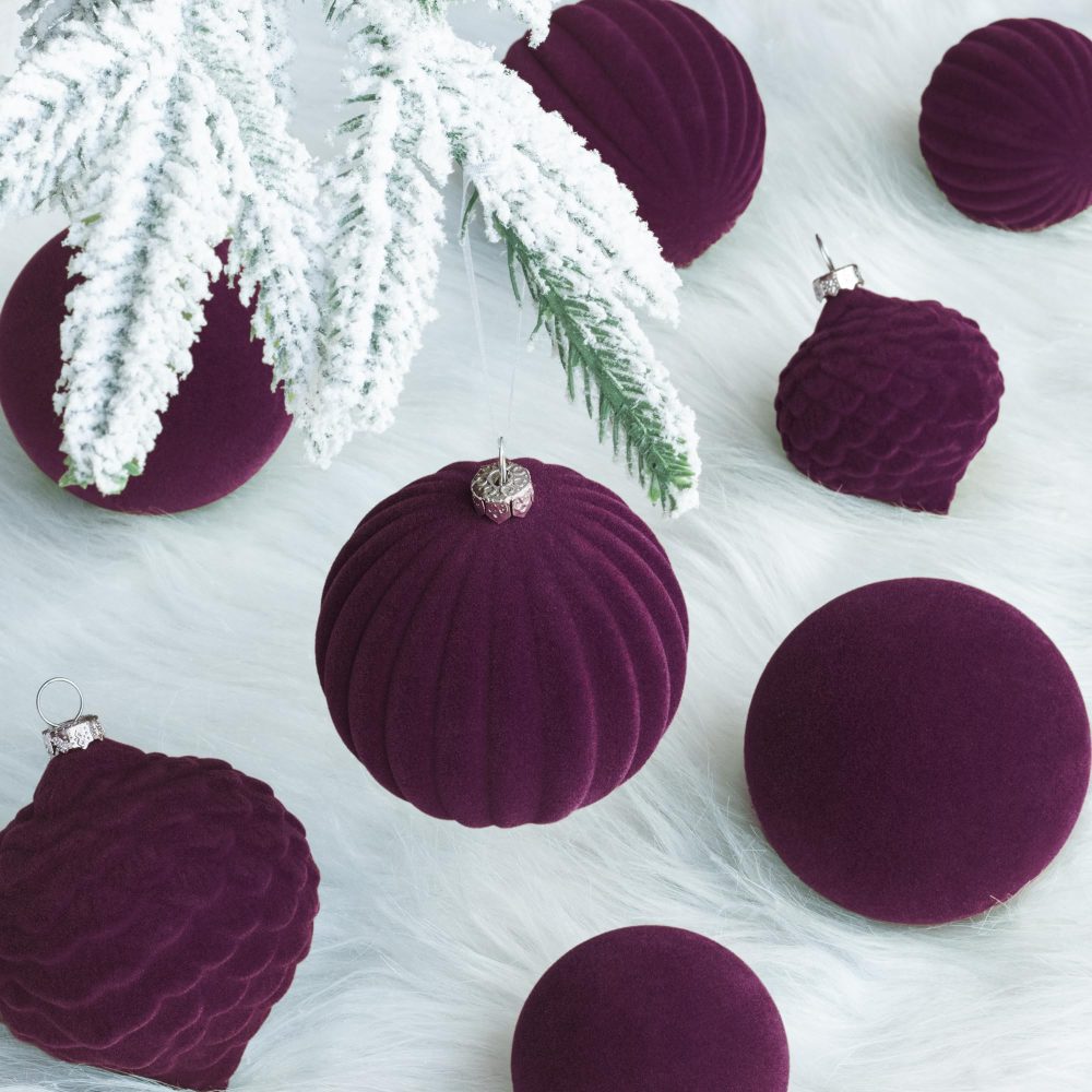 KI Store Magenta Purple Velvet Christmas Baubles 25pcs Shatterproof Flocked Christmas Tree Ornaments 80mm 60mm Assorted for Xmas Tree Decorations - Image 4