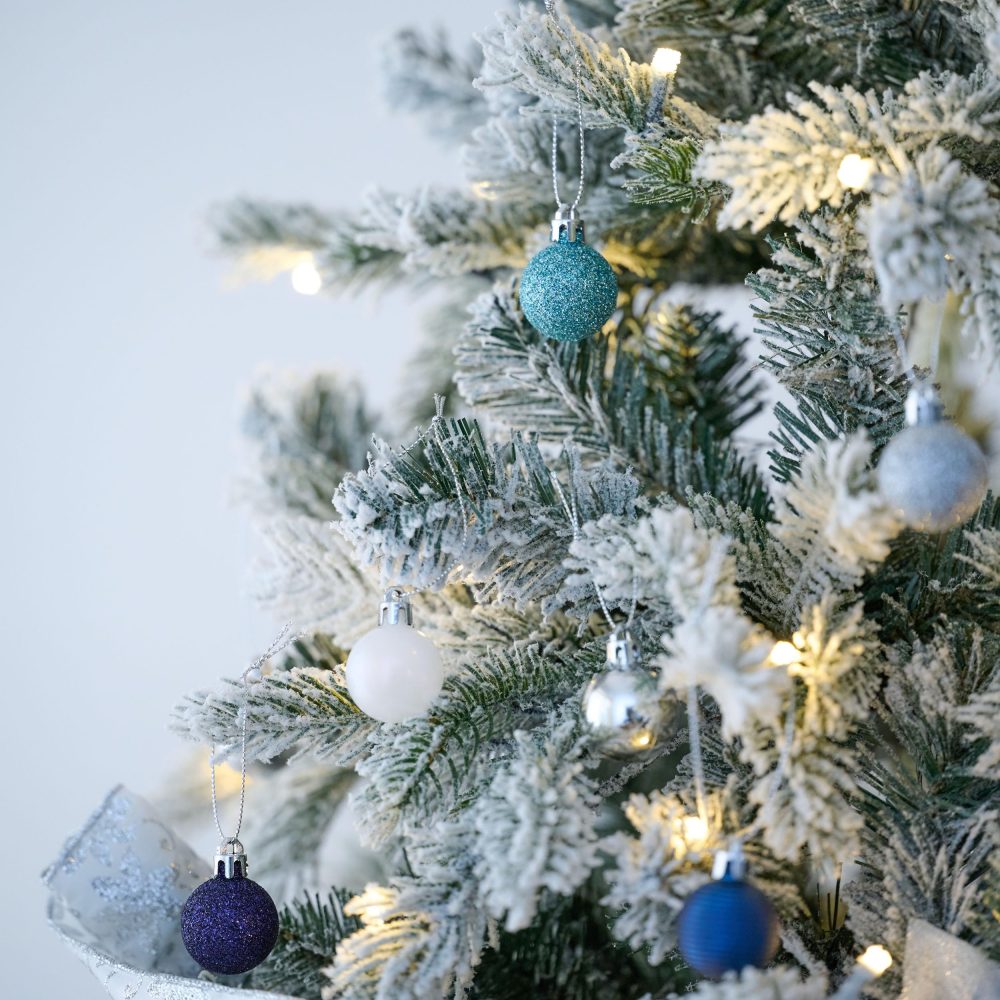 Valery Madelyn Christmas Baubles for Christmas Tree Decoration，49pcs 3cm Silver and Blue Christmas Shatterproof Christmas Ball Ornaments - Image 7