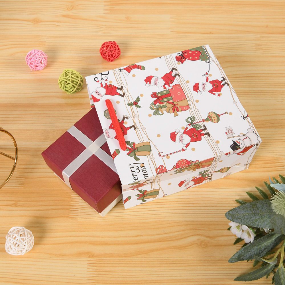 12 Pack Christmas Gift Bags, Santa Bags with Tissue Paper and Greeting Cards Christmas Treat Bags Assorted Sizes - Image 7