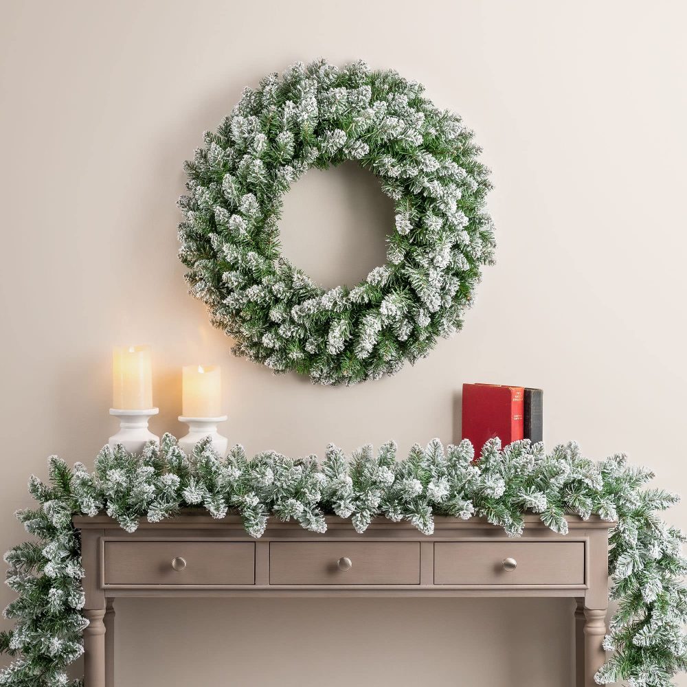 Christow Frosted Christmas Wreath for Front Door, Luxury Artificial Spruce Wreath with Snow, Home Xmas Decoration, Natural Looking Dual Tone PVC Needles, Easy Hanging for Wall Window (60cm / 180 Tips) - Image 7