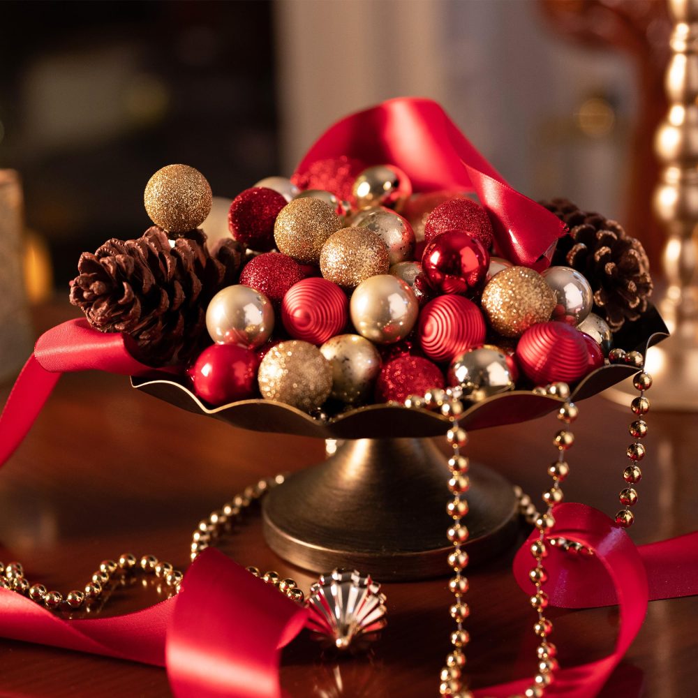 Valery Madelyn Christmas Baubles for Christmas Tree Decoration，49pcs 3cm Traditional Red and Gold Christmas Shatterproof Christmas Ball Ornaments - Image 5