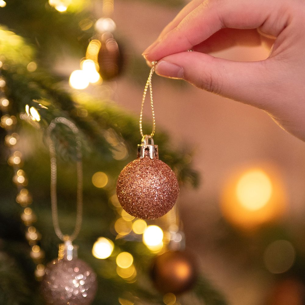 Valery Madelyn Christmas Baubles for Christmas Tree Decoration，49pcs 3cm Classic Luxury and Copper Gold Shatterproof Christmas Ball Ornaments - Image 5