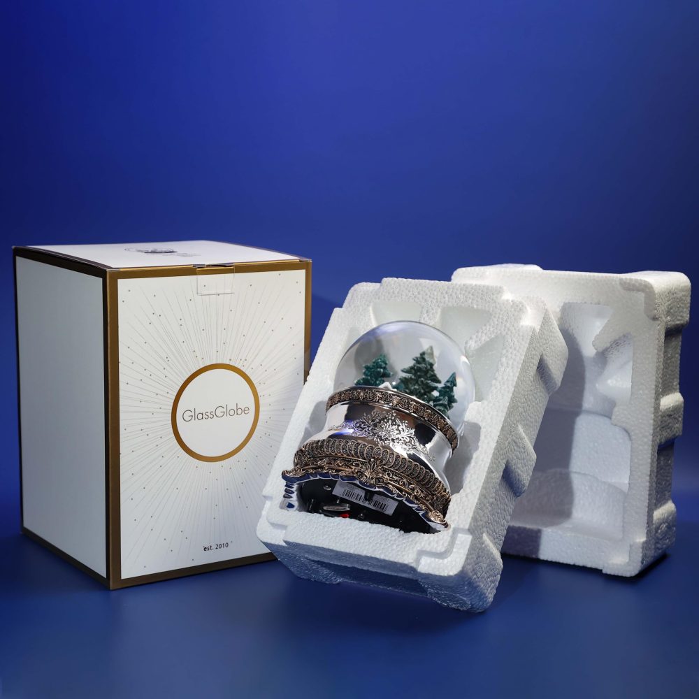 Christmas Lighted Snow Globe "Hunting lodge" Musical with Swirling Snow, Battery Powered Christmas Decorations Indoor for Home - Image 4