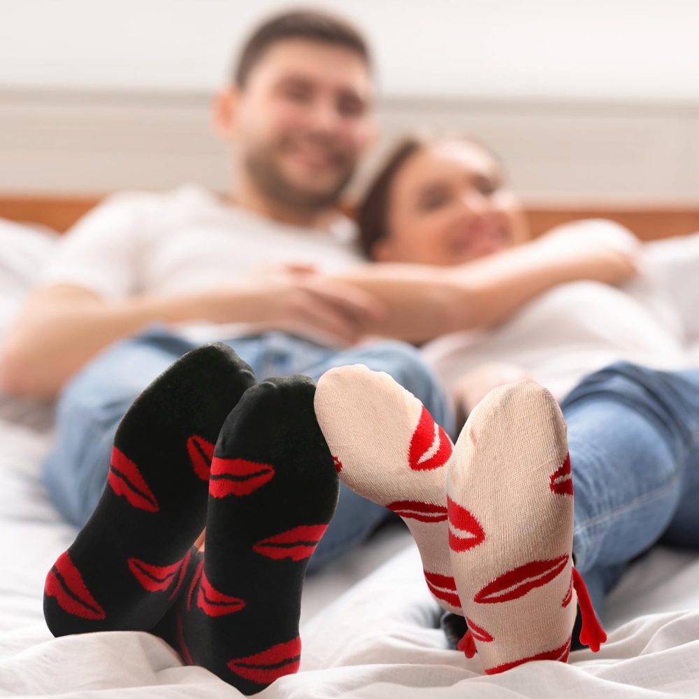 HONMOK 2 Pairs Valentine's Day Gifts for Her Him Couple Magnetic Socks Holding Hands Socks Romantic Red Lips Hand In Hand Socks Funny Love Gift Present for Boyfriend Girlfriend Women - Image 7